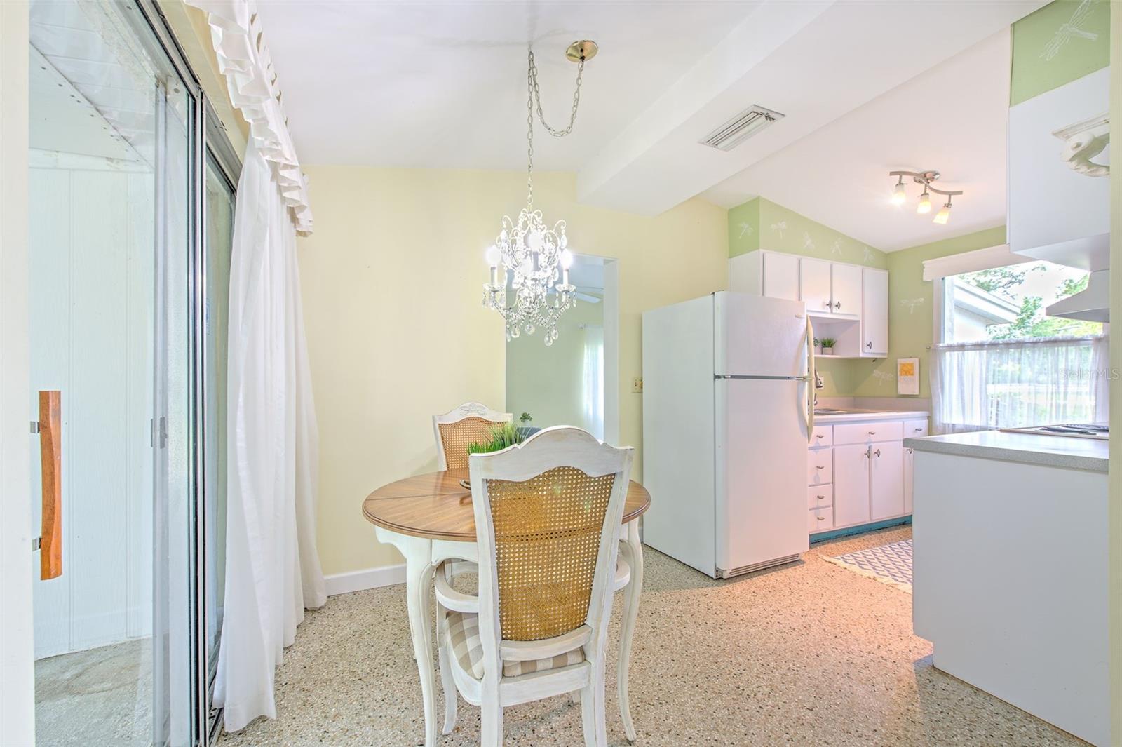 Listing photo id 7 for 17311 Darby Lane