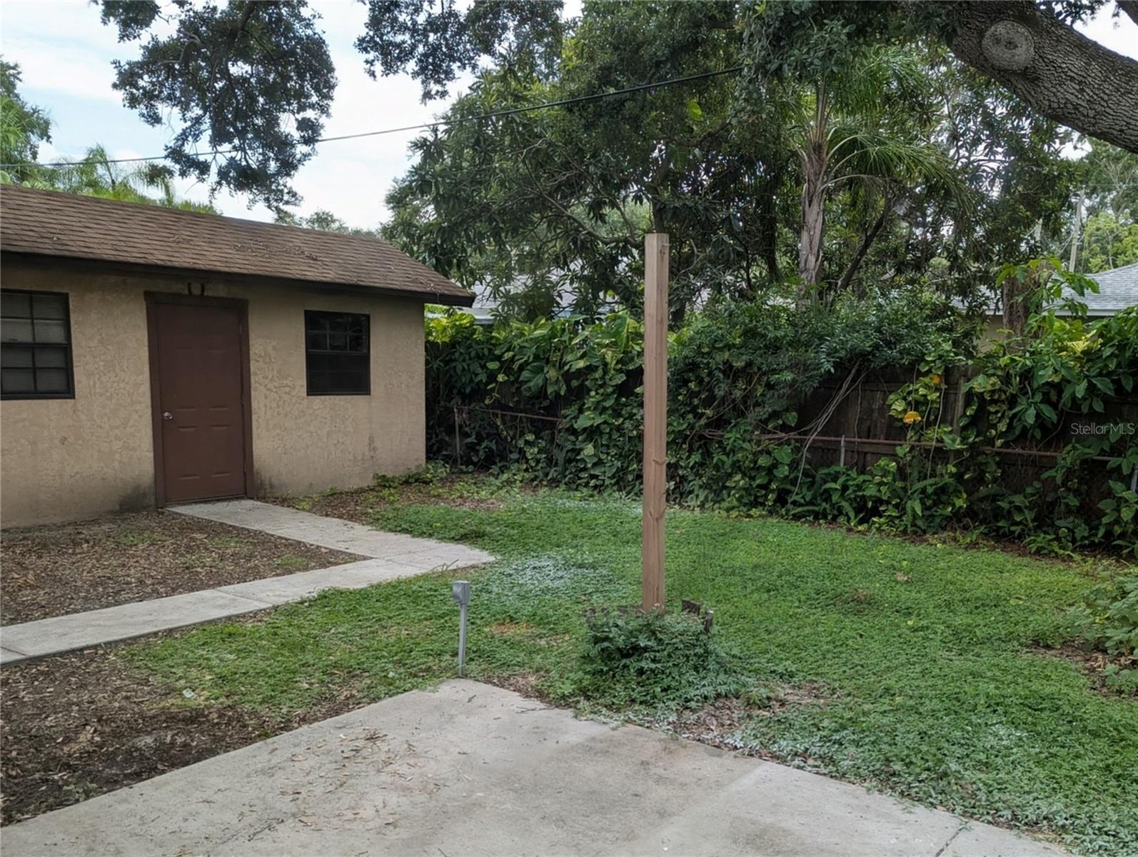 Image 6 of 19 For 4420 Euclid Avenue
