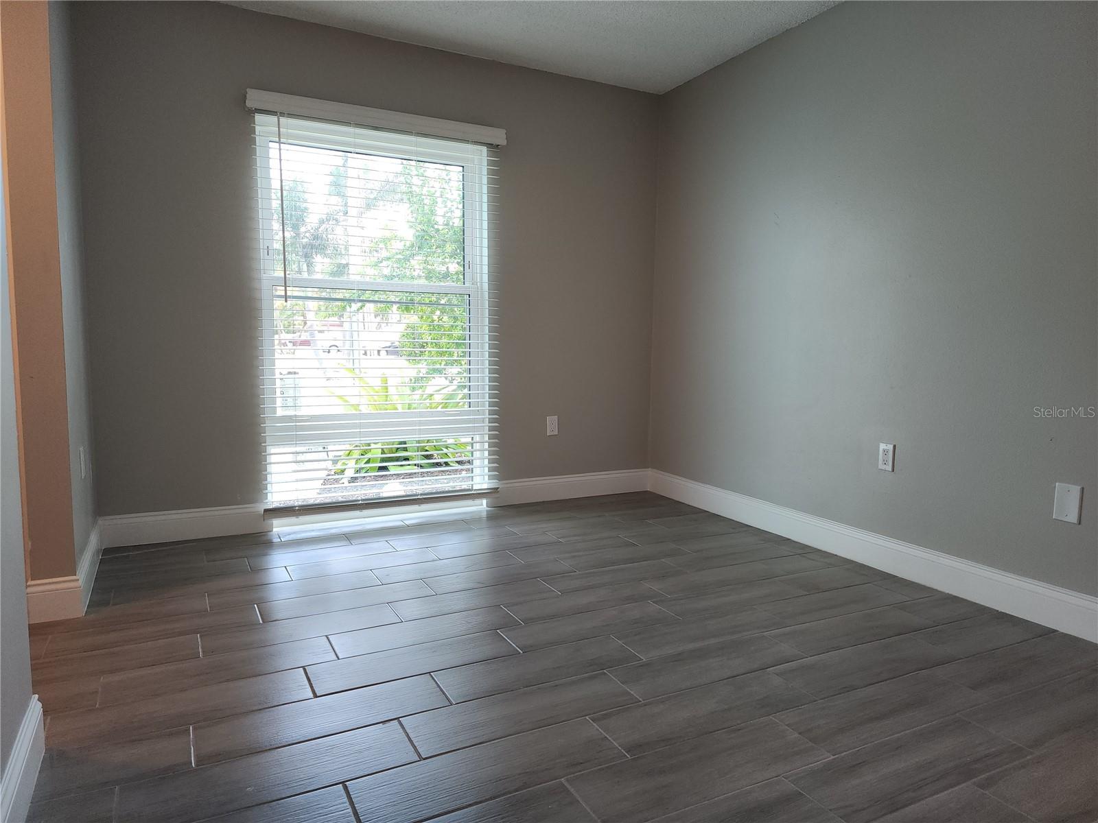 Image 17 of 47 For 4910 38th Way S 111