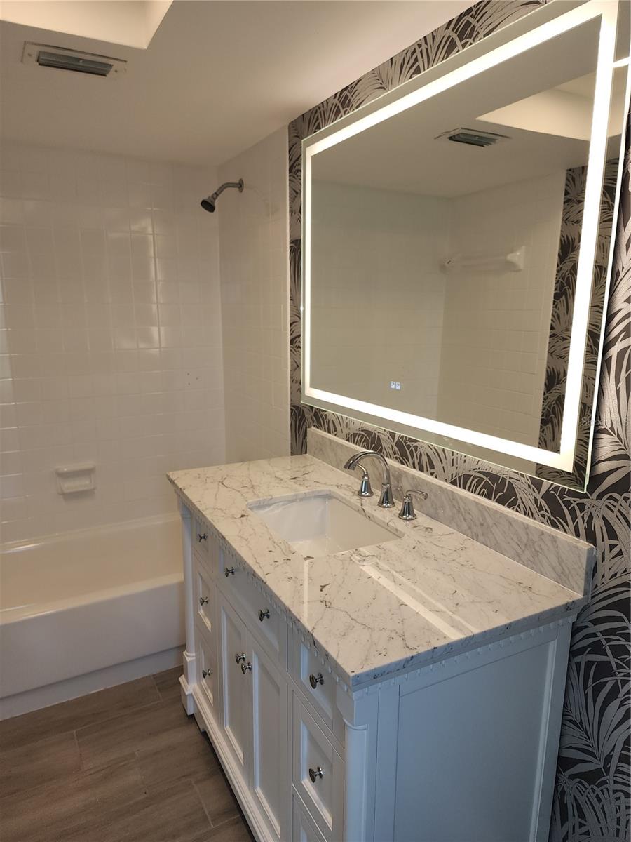 Image 21 of 47 For 4910 38th Way S 111
