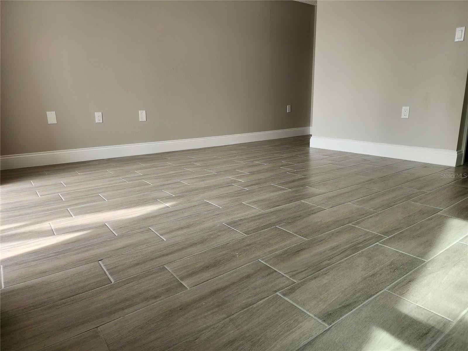 Image 24 of 47 For 4910 38th Way S 111