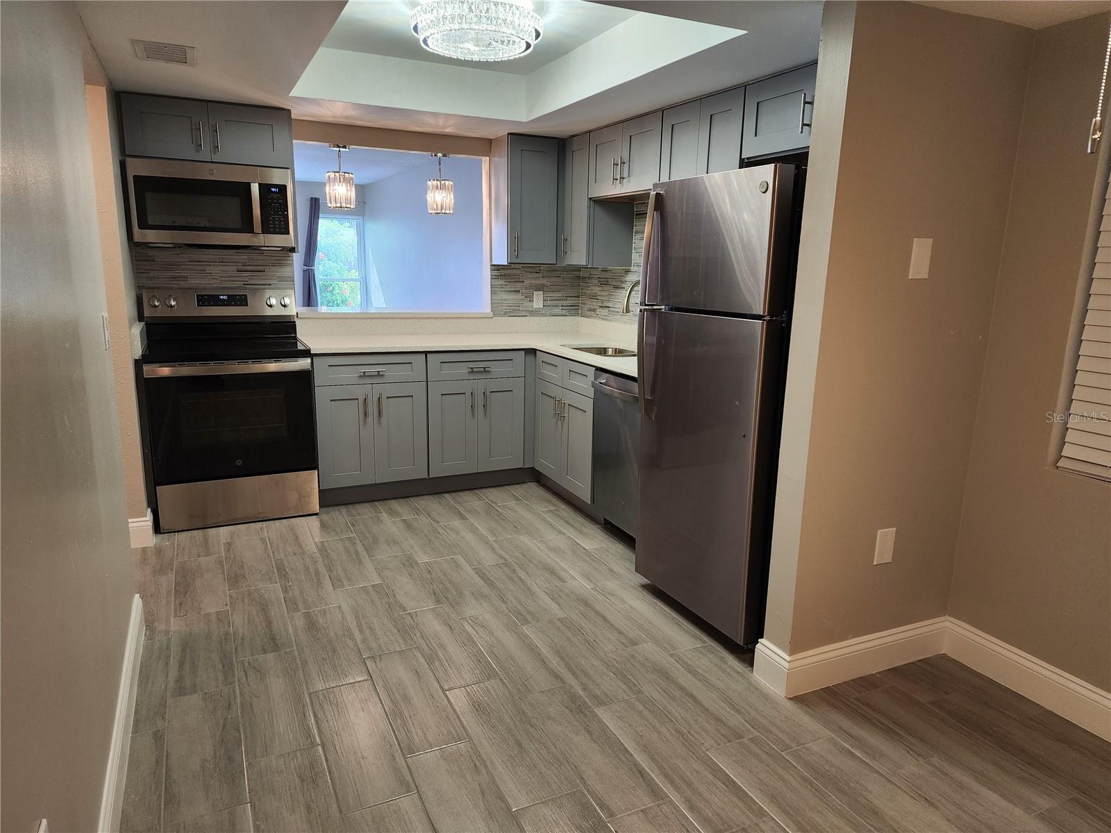Image 4 of 47 For 4910 38th Way S 111