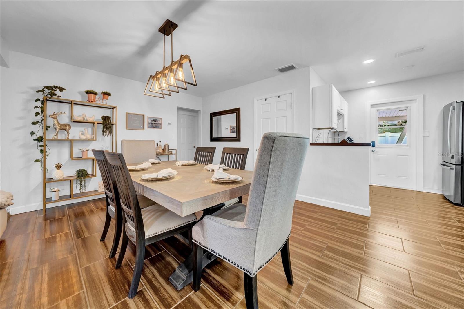 Image 11 of 41 For 1303 51st Avenue N
