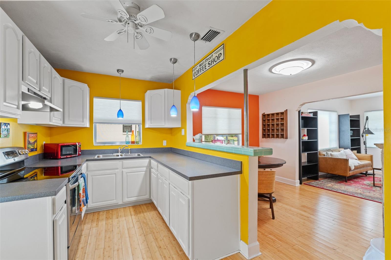 Image 14 of 37 For 905 Coral Street
