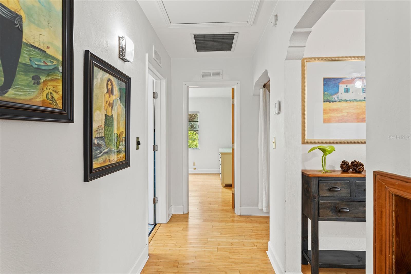 Image 17 of 37 For 905 Coral Street