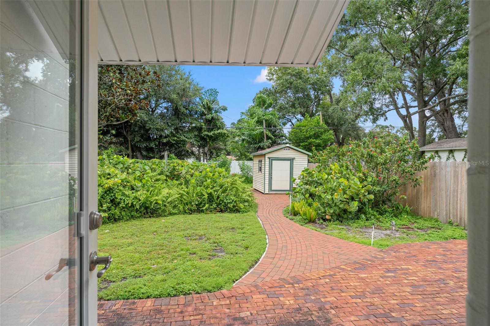 Image 23 of 37 For 905 Coral Street