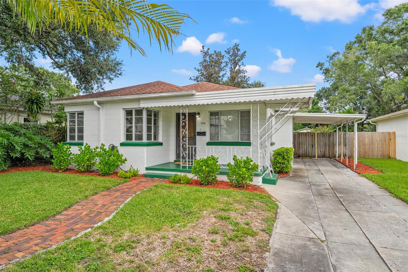 Image 4 of 37 For 905 Coral Street