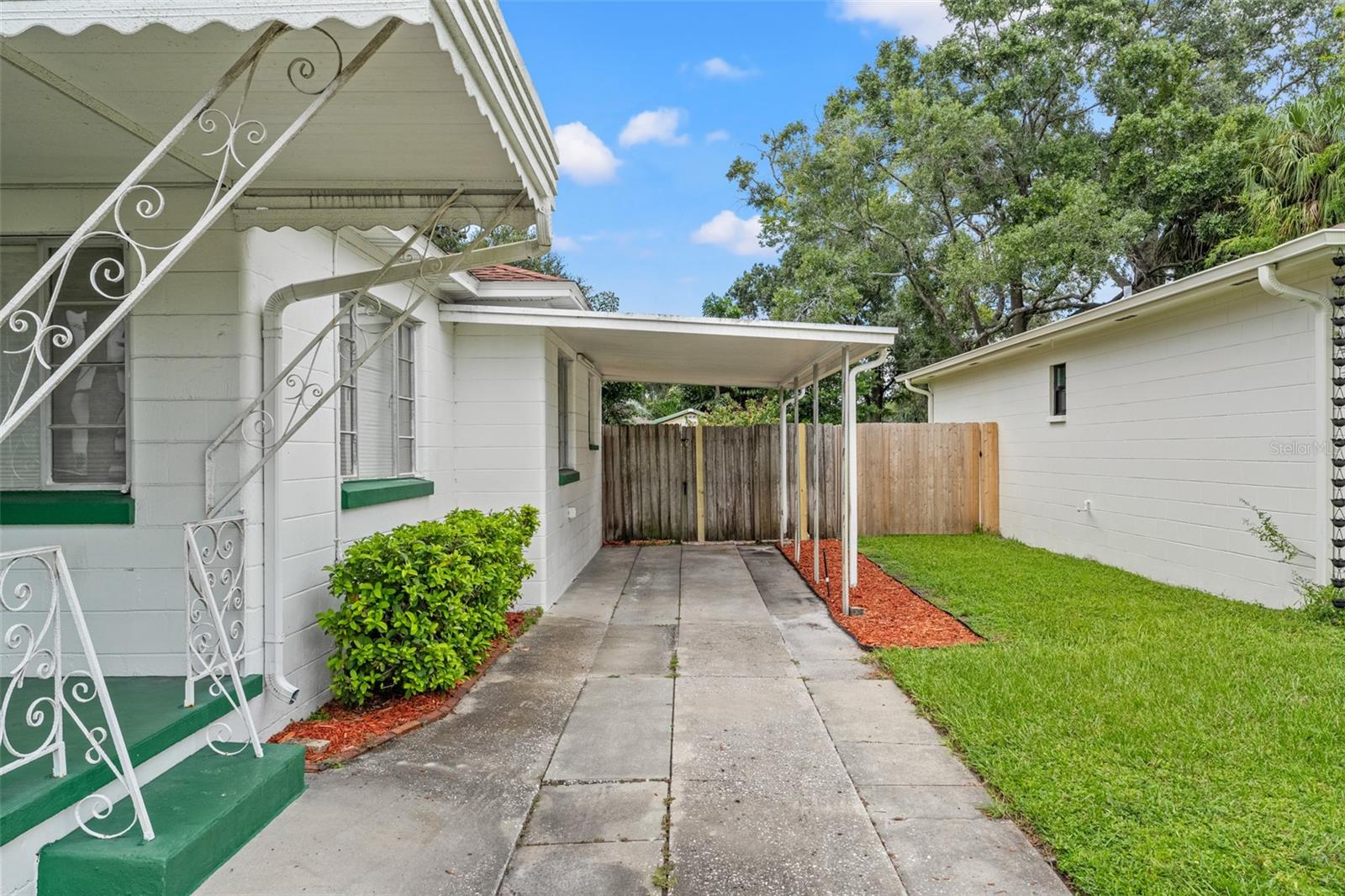 Image 5 of 37 For 905 Coral Street