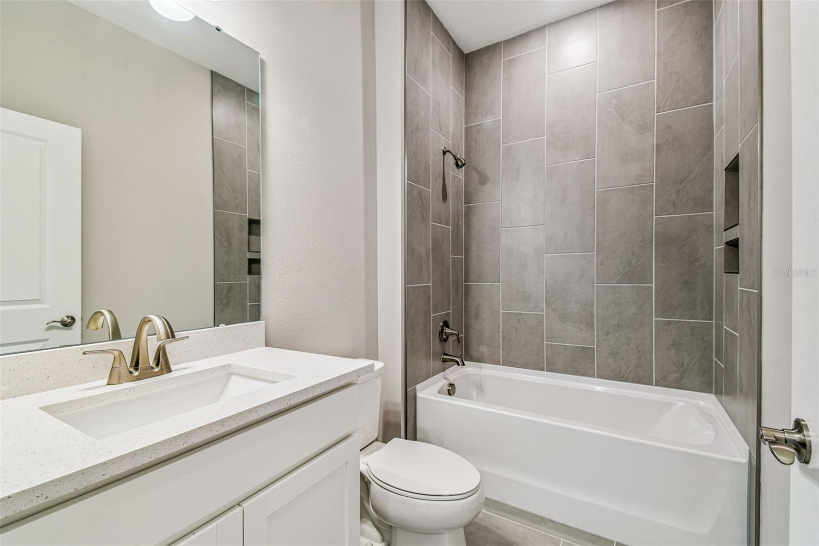 Image 12 of 14 For 8587 White Pine Ave
