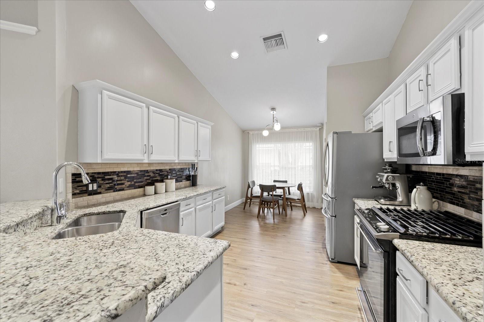 Image 4 of 39 For 6620 Colonial Lake Drive