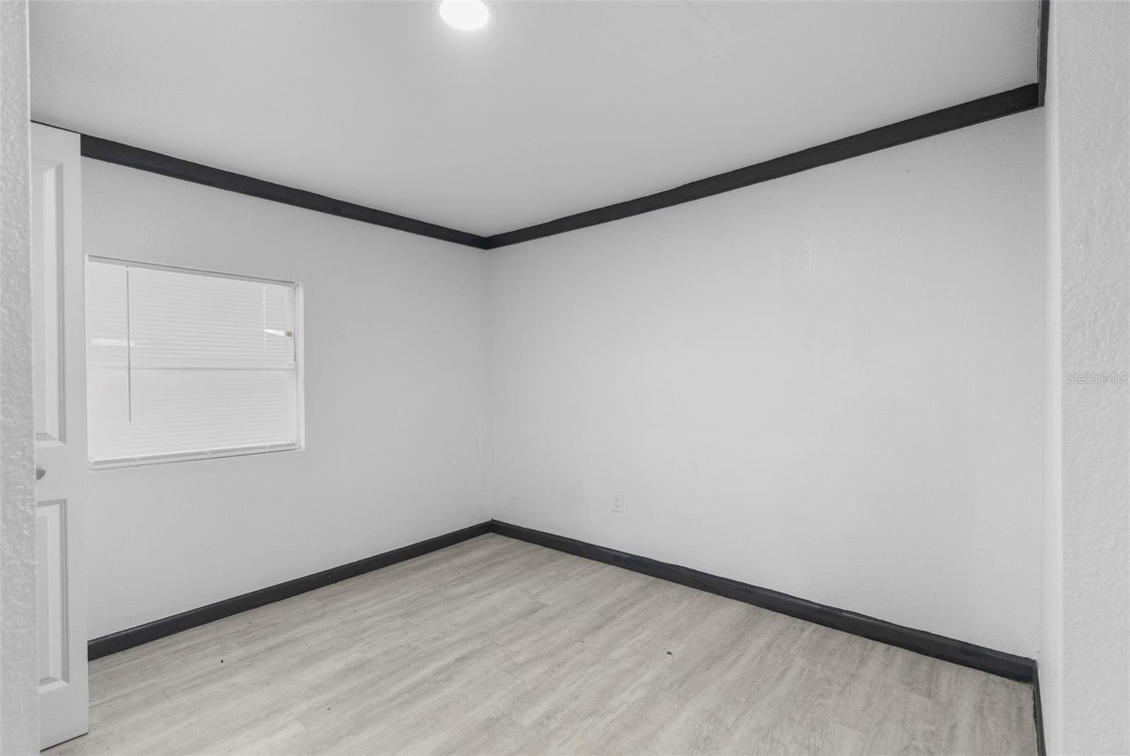 Image 21 of 29 For 9602 11th Street