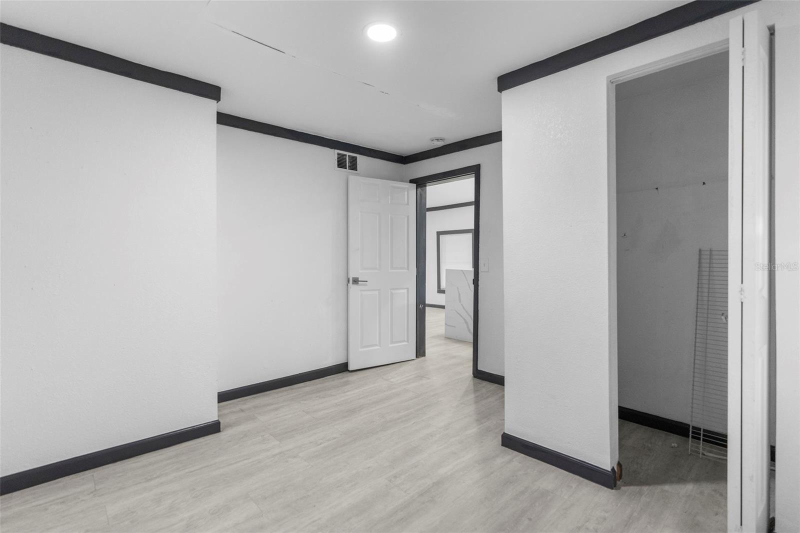 Image 22 of 29 For 9602 11th Street