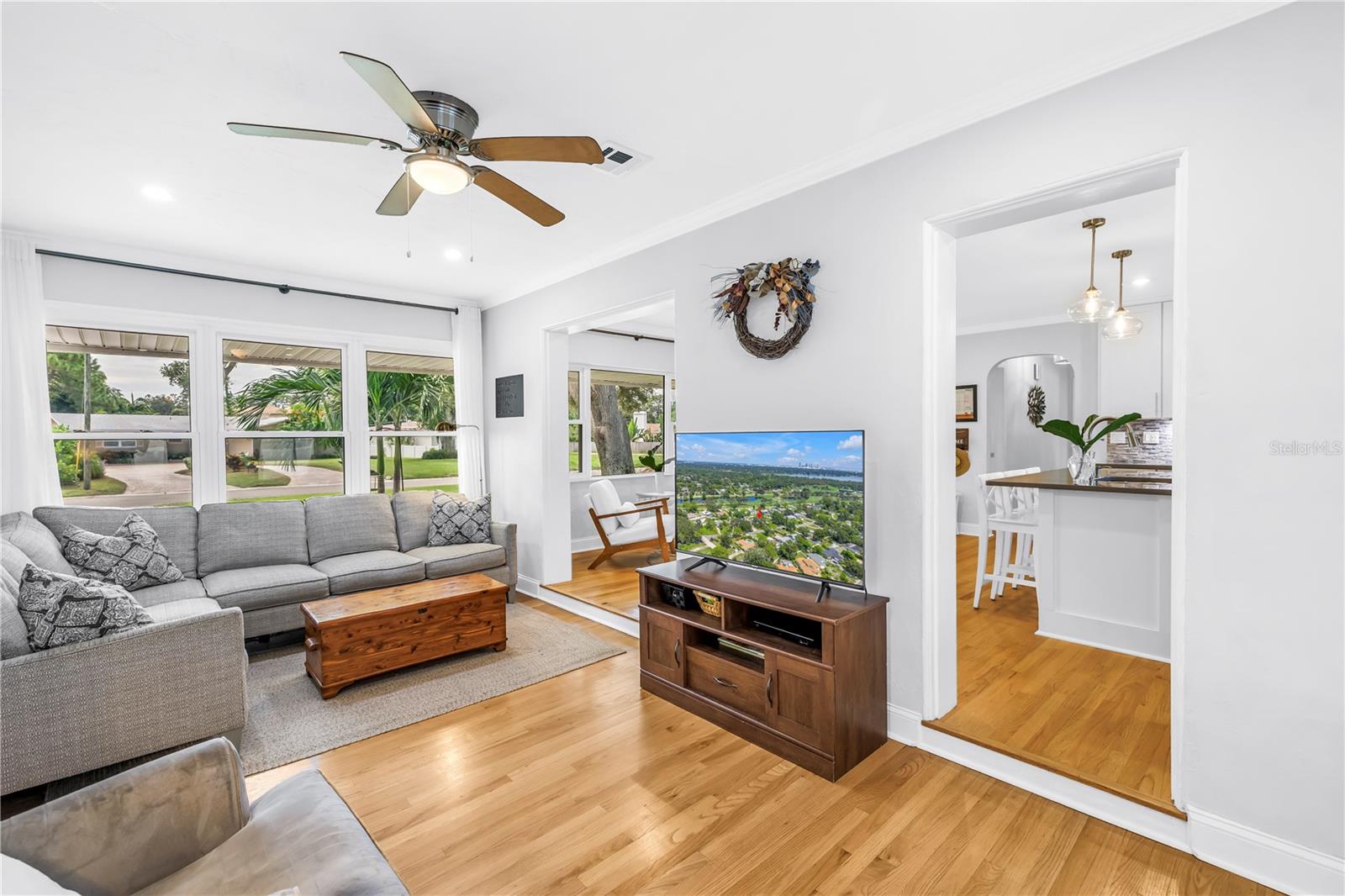 Image 13 of 42 For 2421 Covina Way S
