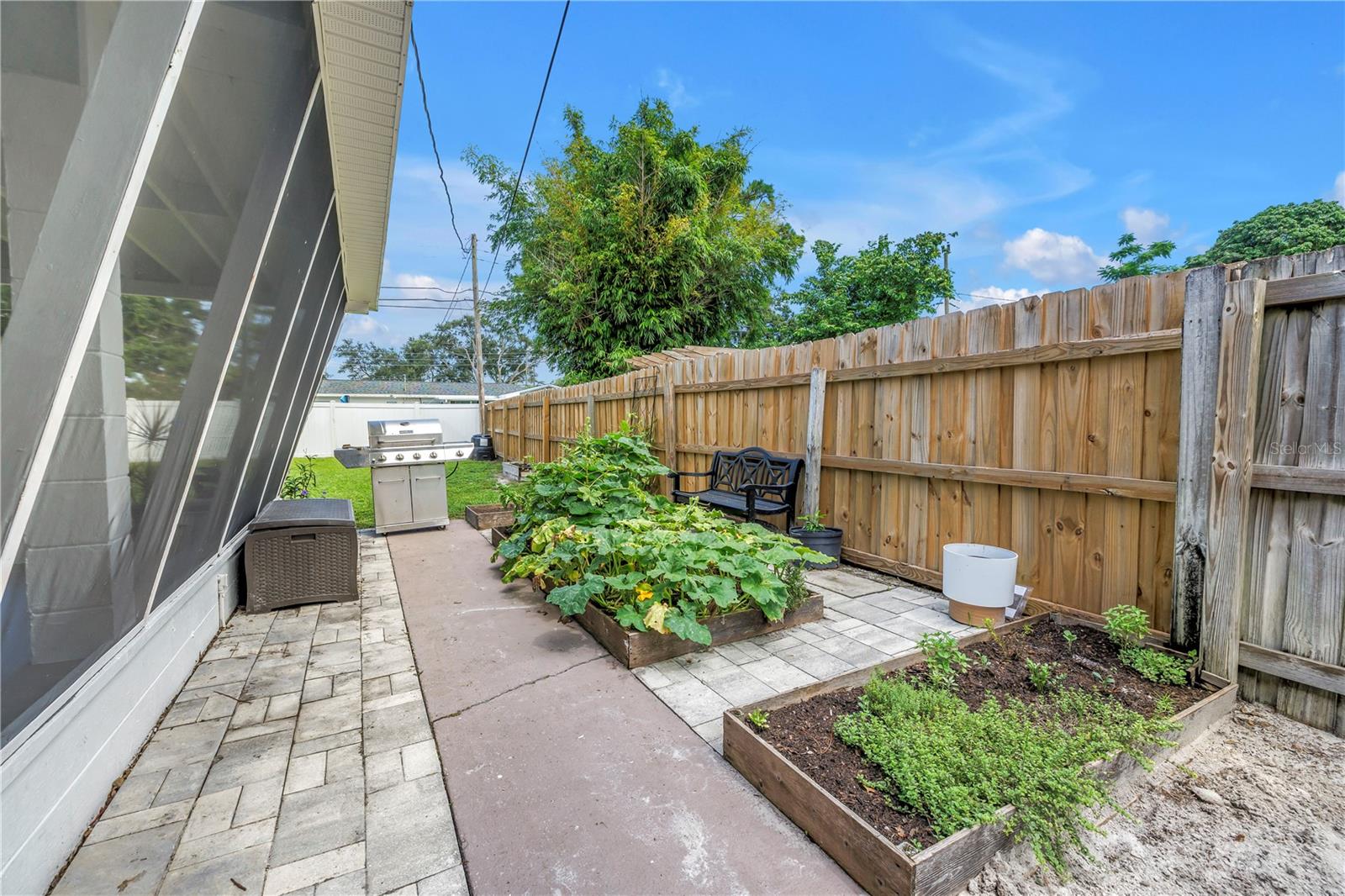 Image 30 of 42 For 2421 Covina Way S