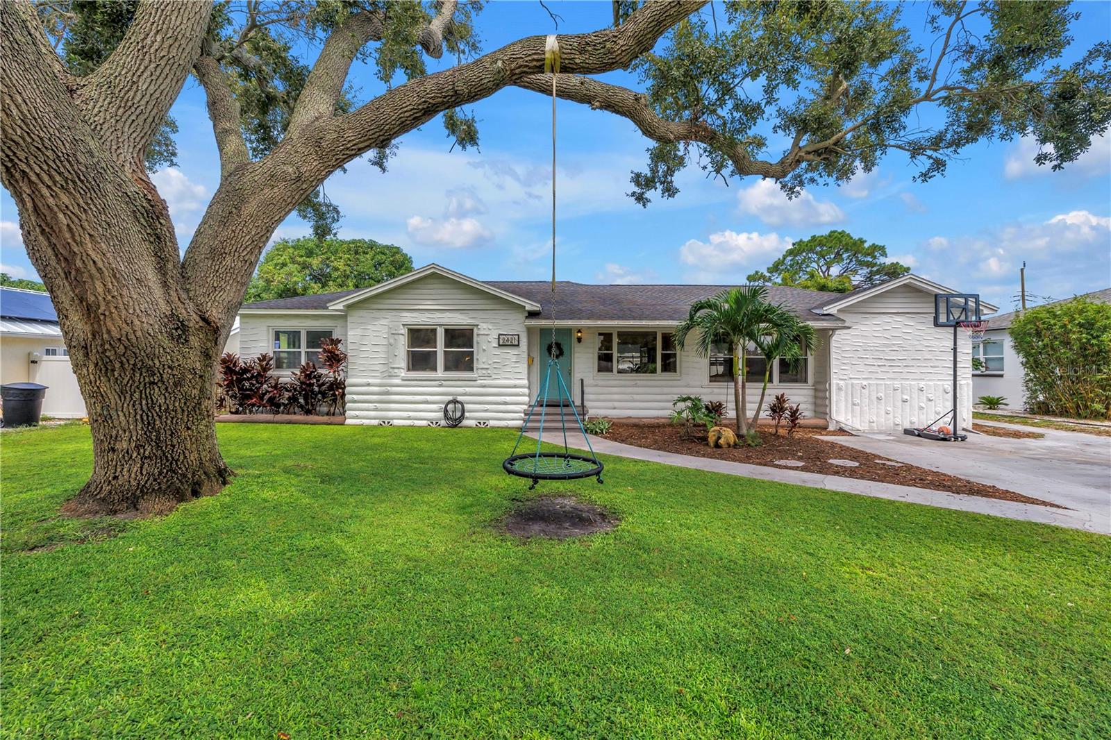 Image 38 of 42 For 2421 Covina Way S
