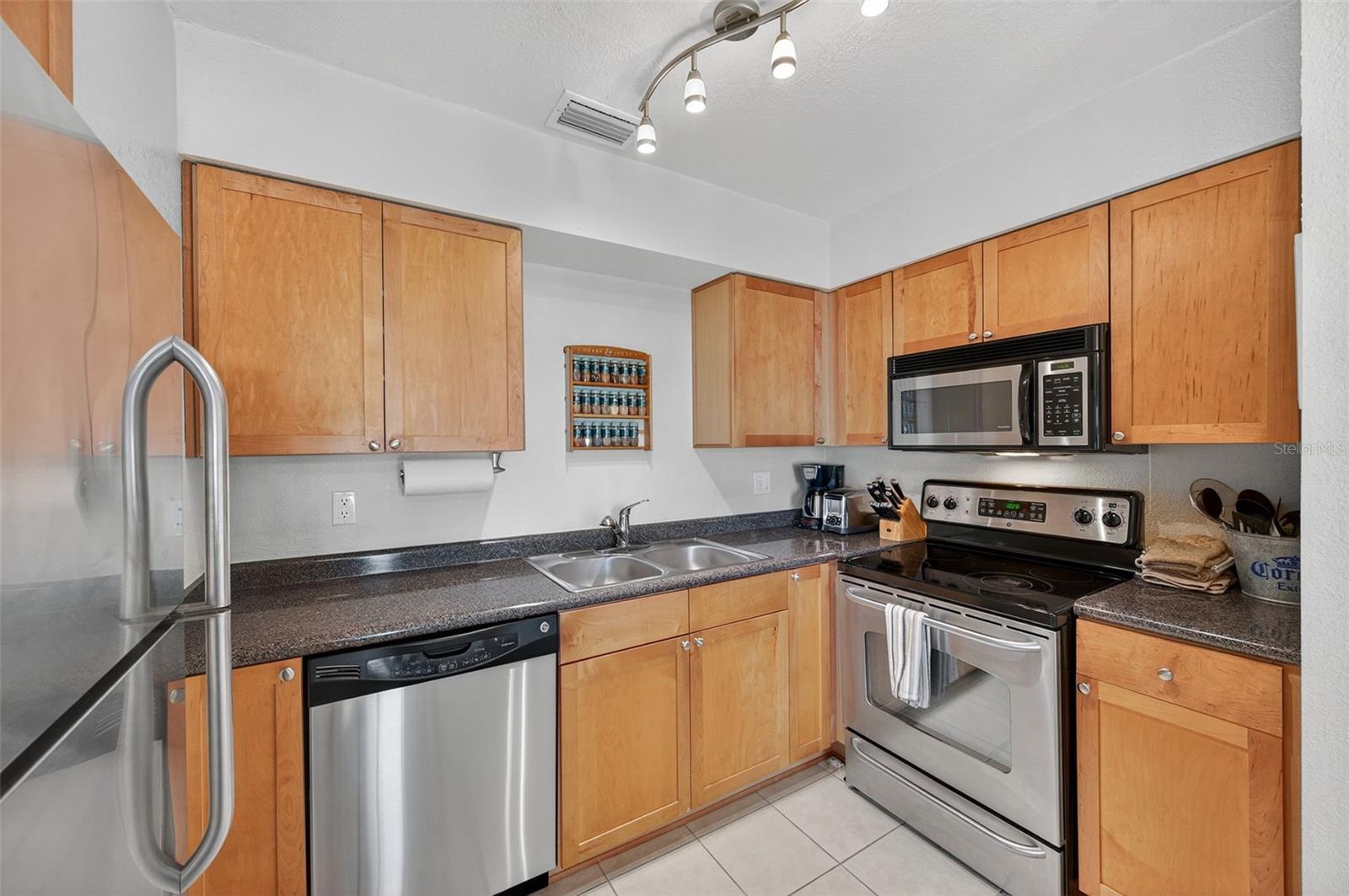 Image 11 of 56 For 5175 Coquina Key Drive Se D