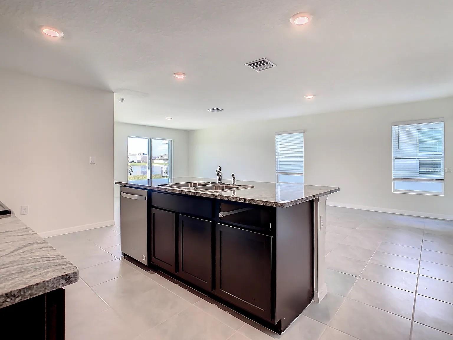 Image 3 of 12 For 16652 Mosaic Oar Drive