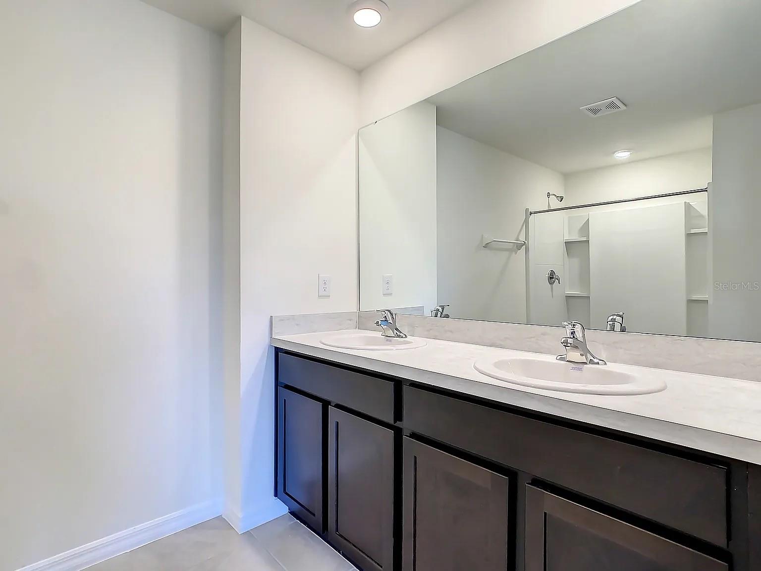 Image 8 of 12 For 16652 Mosaic Oar Drive