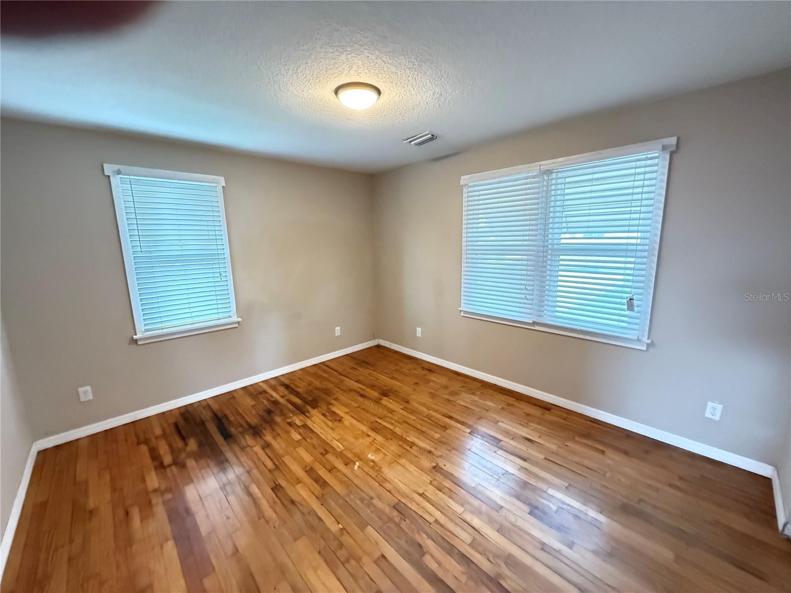 Image 4 of 8 For 2406 51st Avenue N A