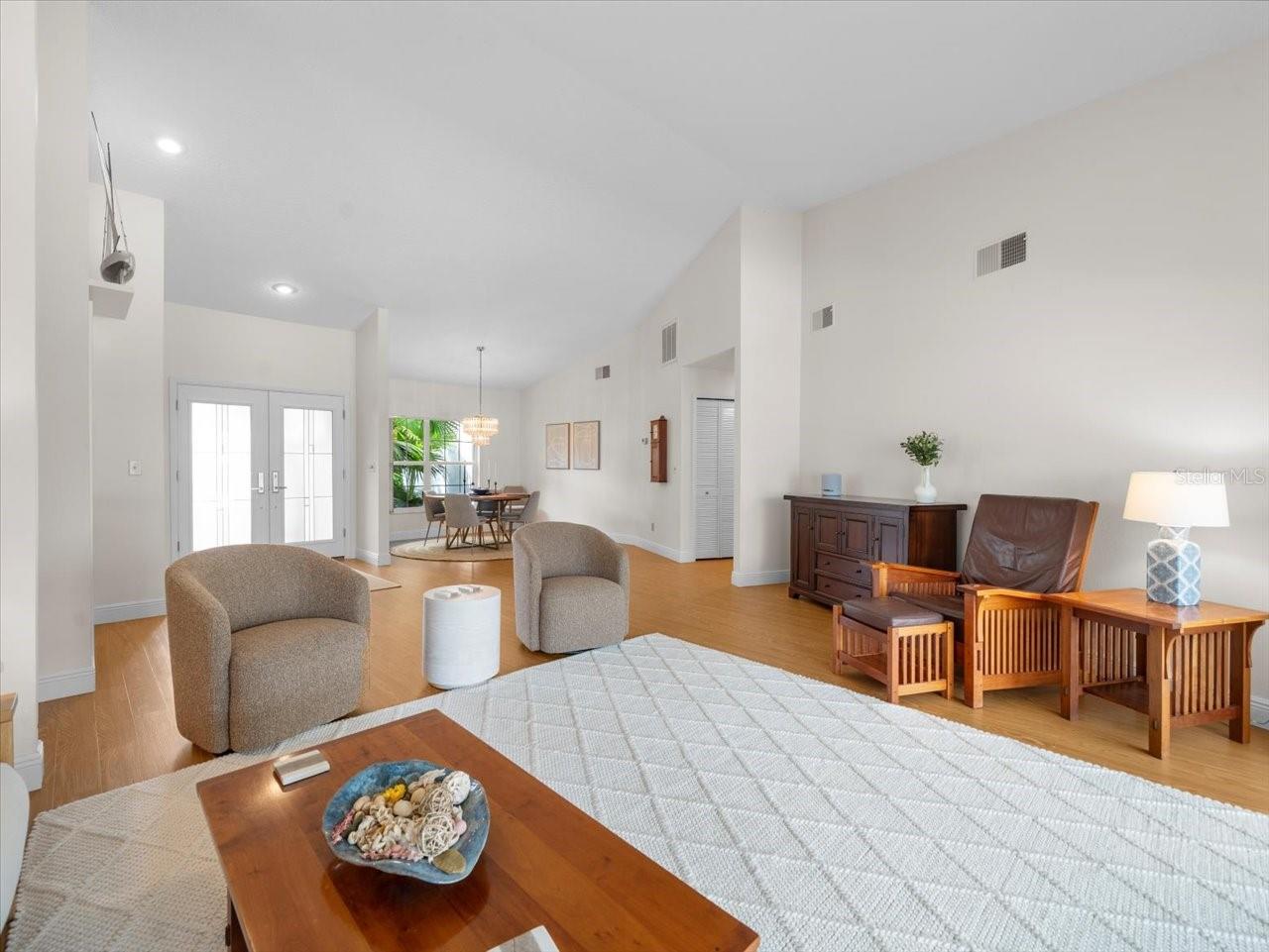 Image 13 of 56 For 13707 Walbrooke Drive