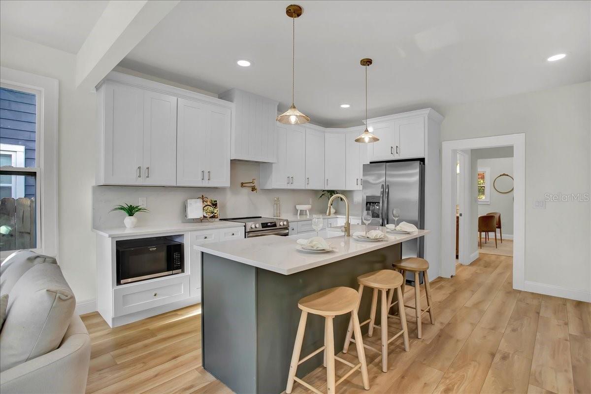 Image 7 of 46 For 217 38th Street N
