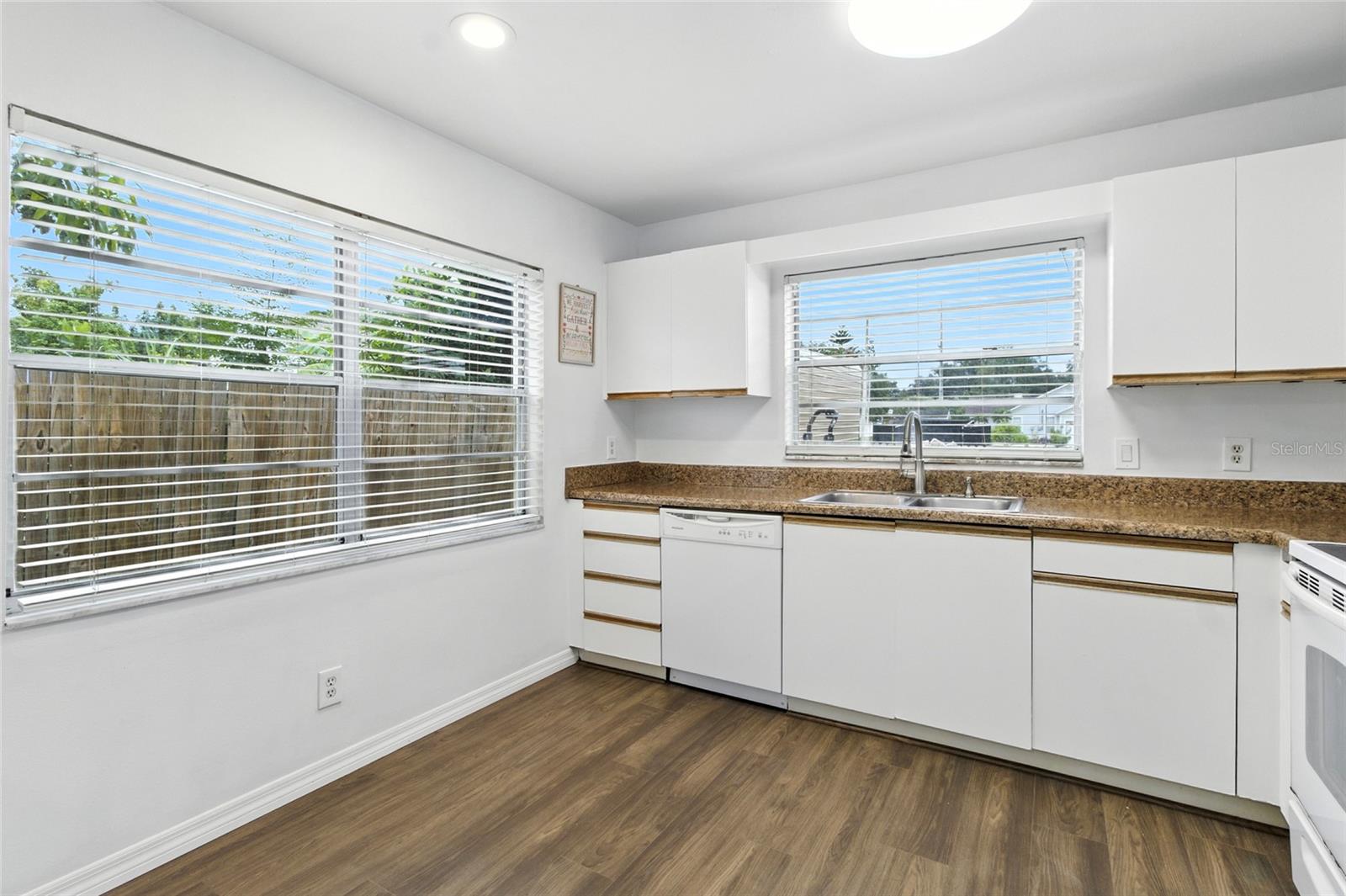 Image 9 of 29 For 6125 Morningdale Avenue