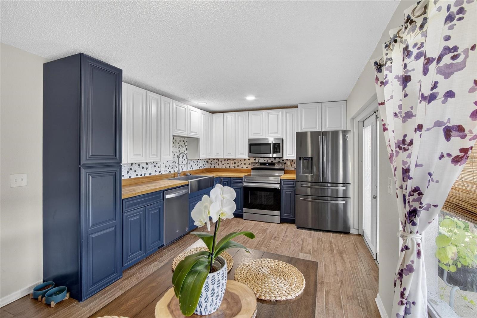 Image 15 of 48 For 630 Cape Cod Circle