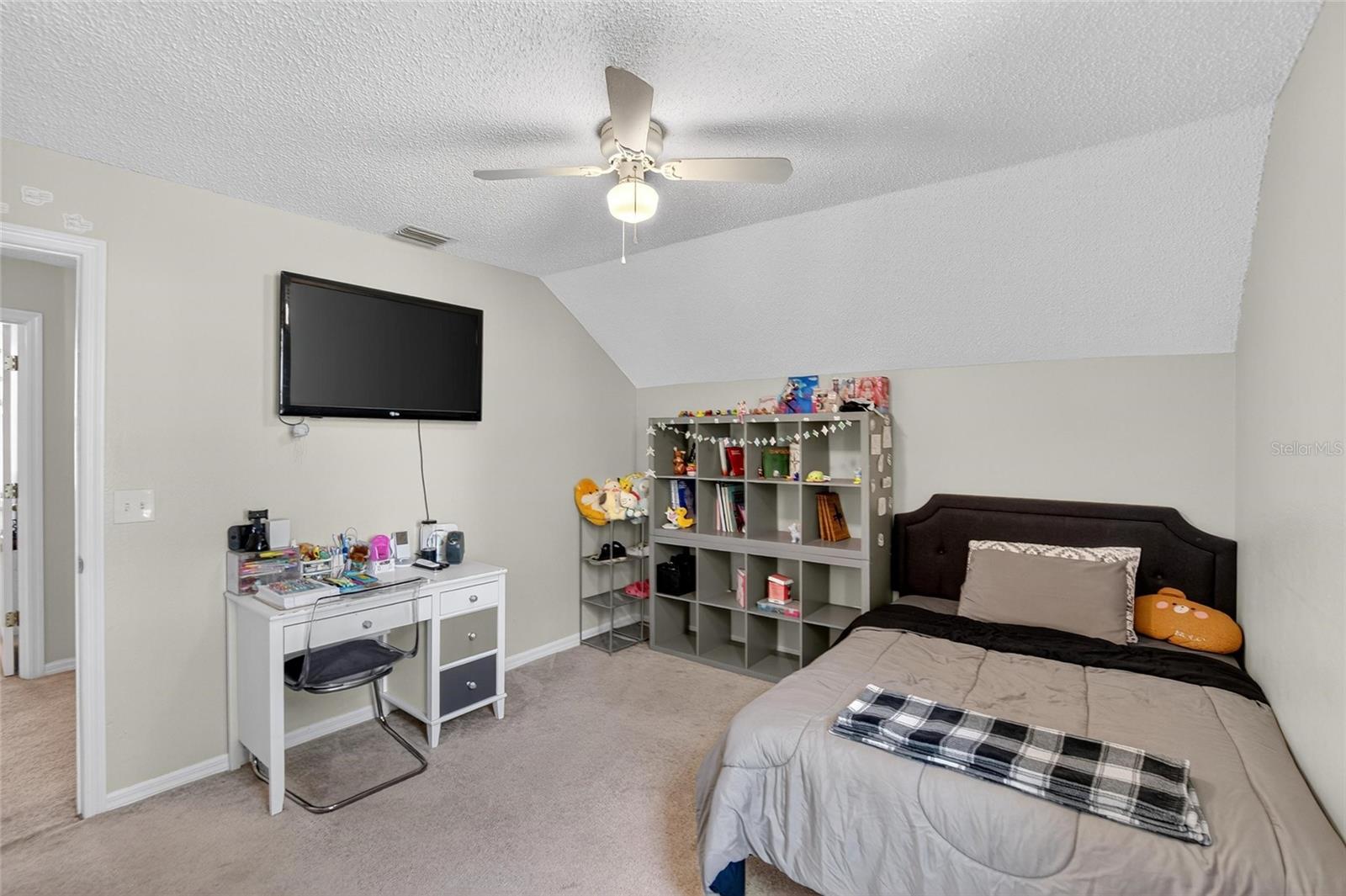 Image 28 of 48 For 630 Cape Cod Circle