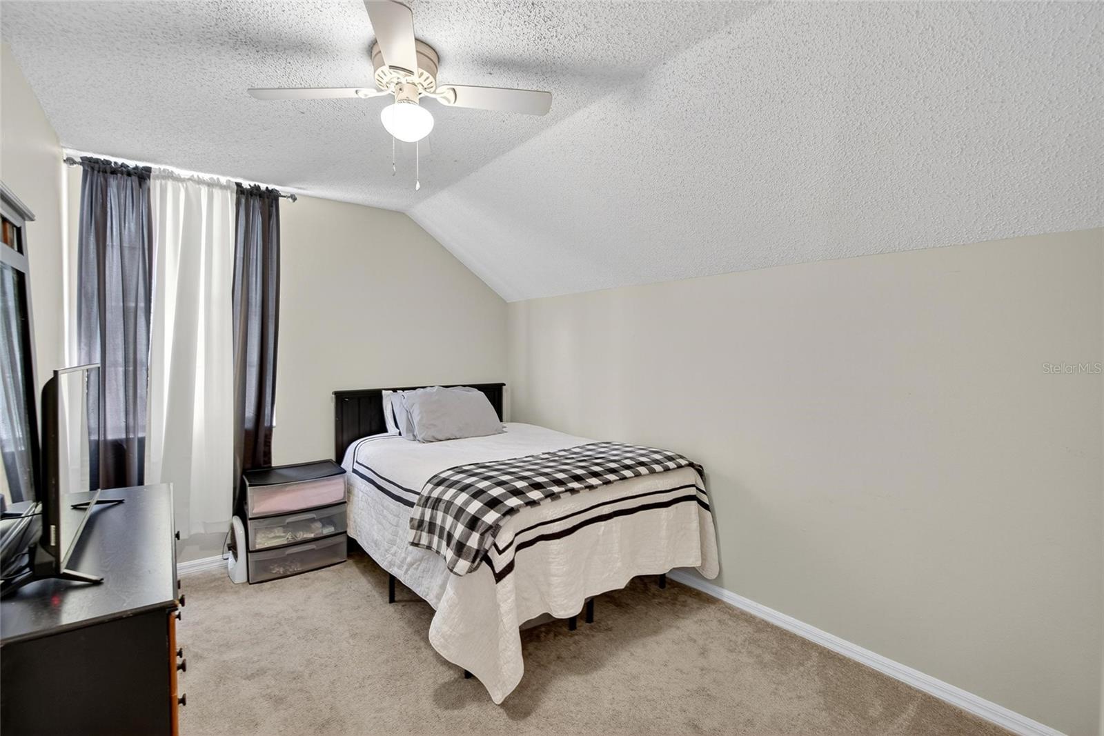 Image 30 of 48 For 630 Cape Cod Circle