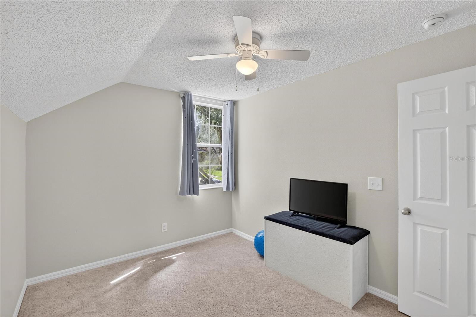 Image 34 of 48 For 630 Cape Cod Circle