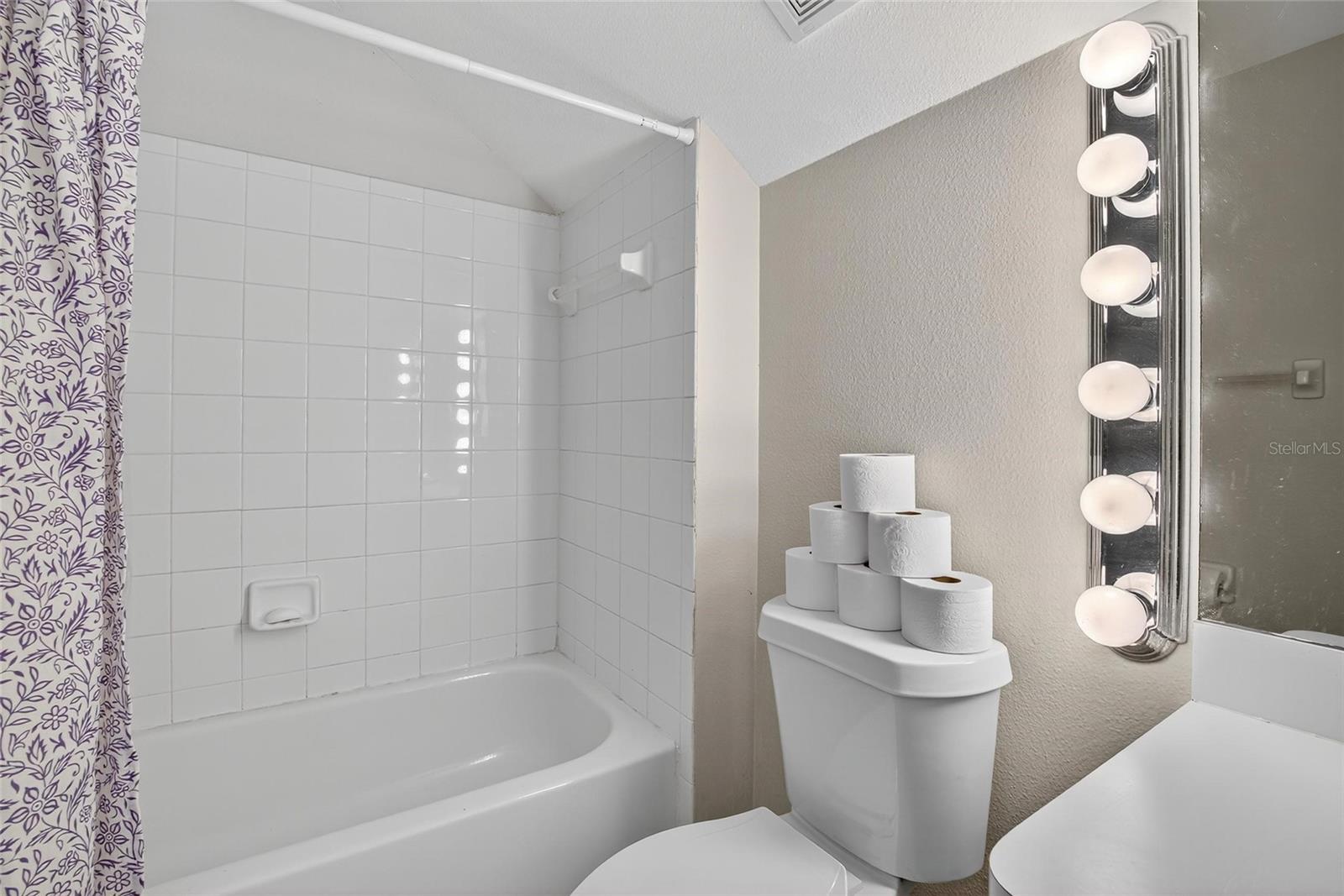 Image 37 of 48 For 630 Cape Cod Circle