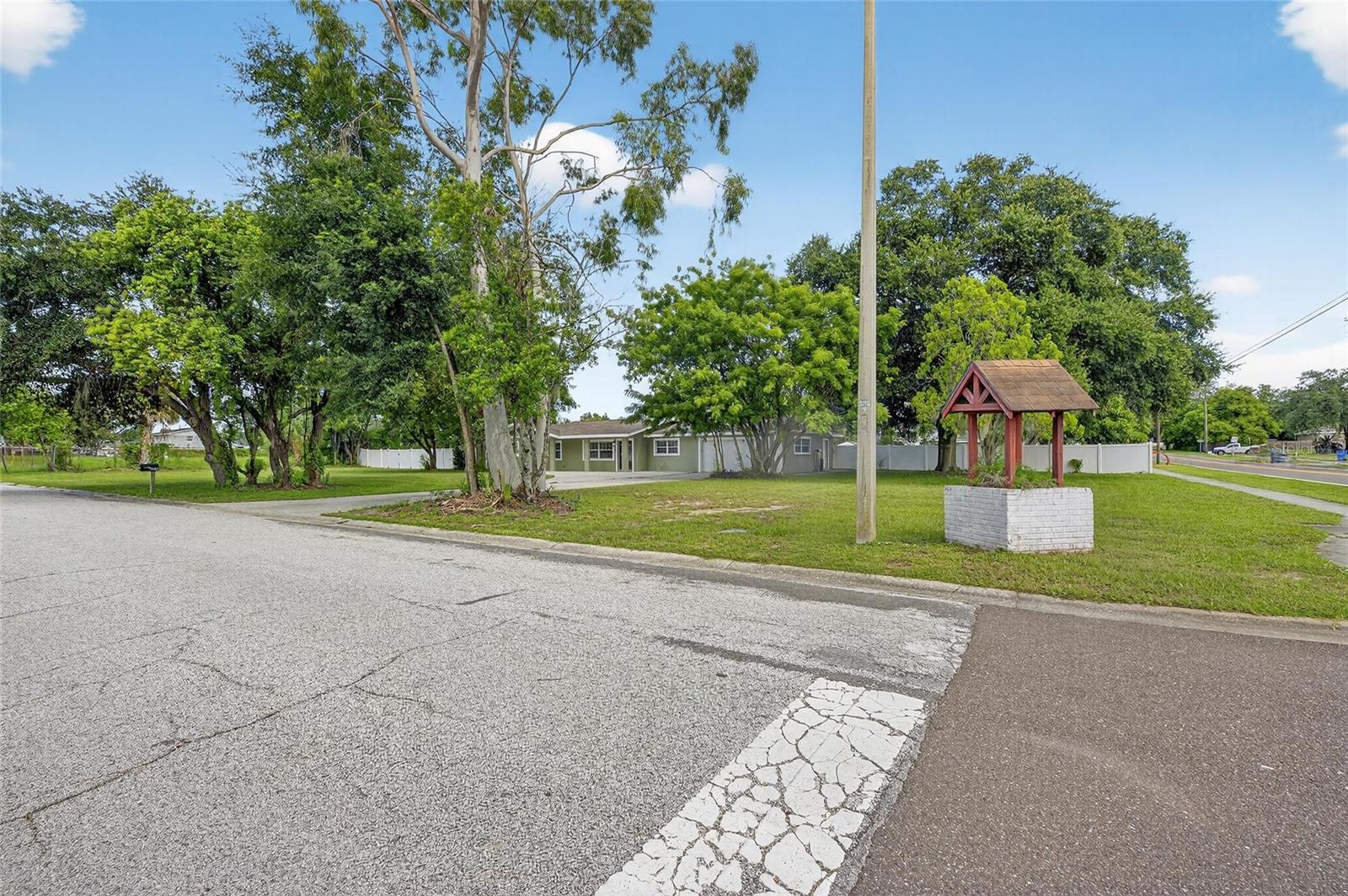 Image 12 of 92 For 508 Clarissa Drive