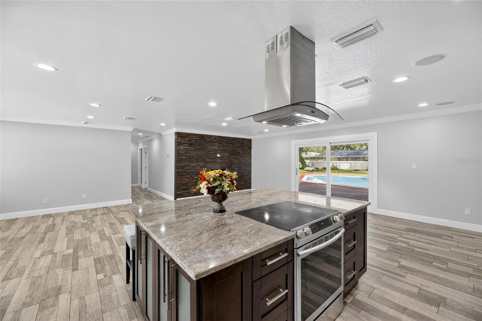 Image 24 of 92 For 508 Clarissa Drive
