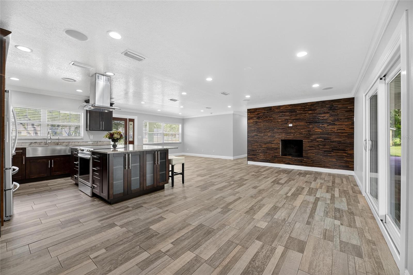 Image 41 of 92 For 508 Clarissa Drive