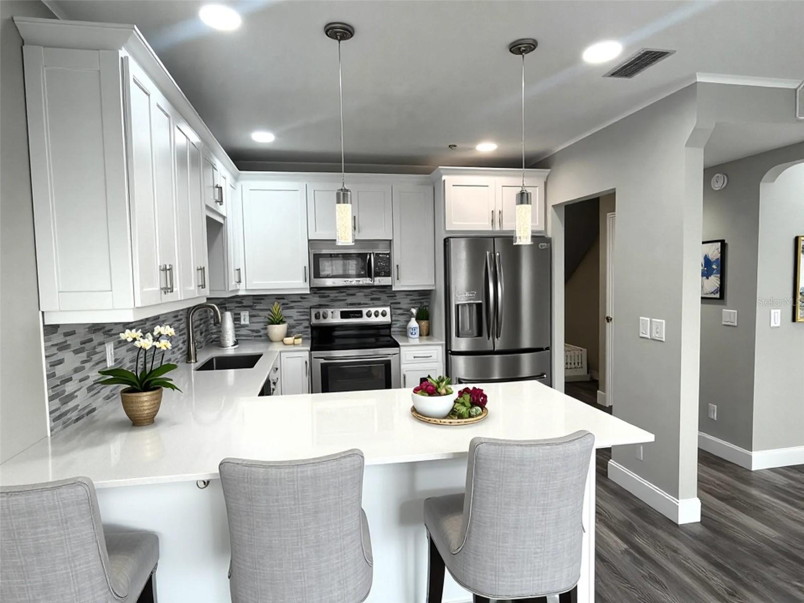 Image 16 of 68 For 919 Rome Avenue 13
