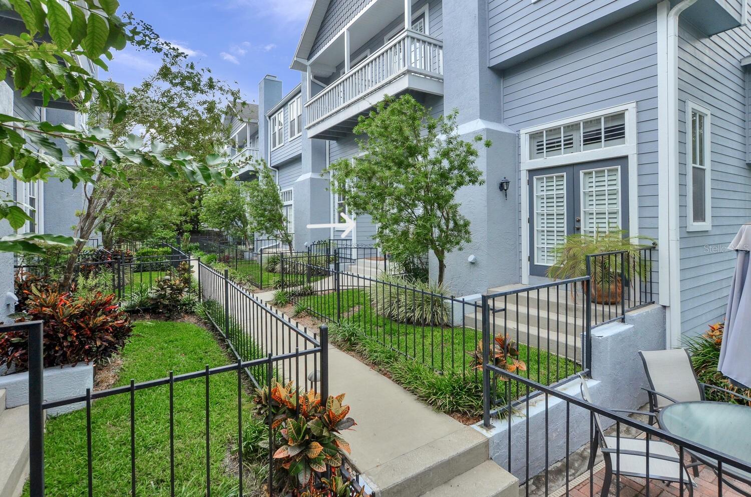 Image 36 of 68 For 919 Rome Avenue 13