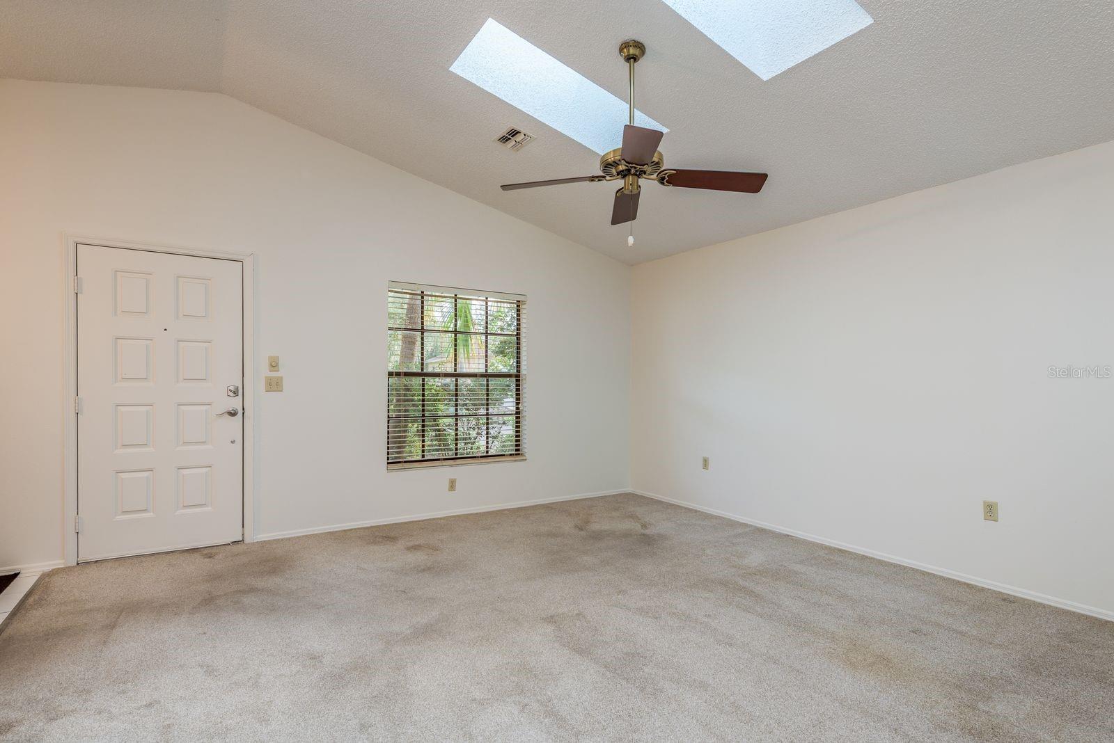 Image 6 of 26 For 10918 Freemont Drive
