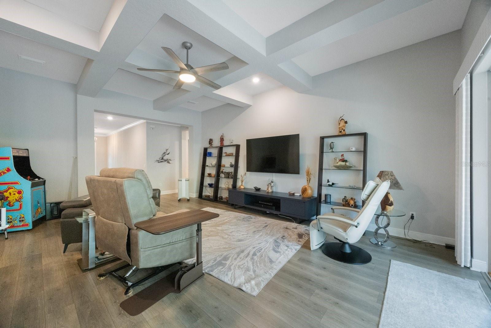 Image 11 of 49 For 425 4th Avenue N