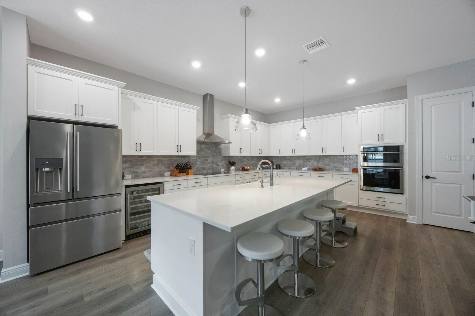 Image 12 of 49 For 425 4th Avenue N