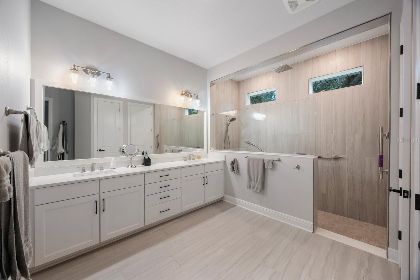 Image 28 of 49 For 425 4th Avenue N