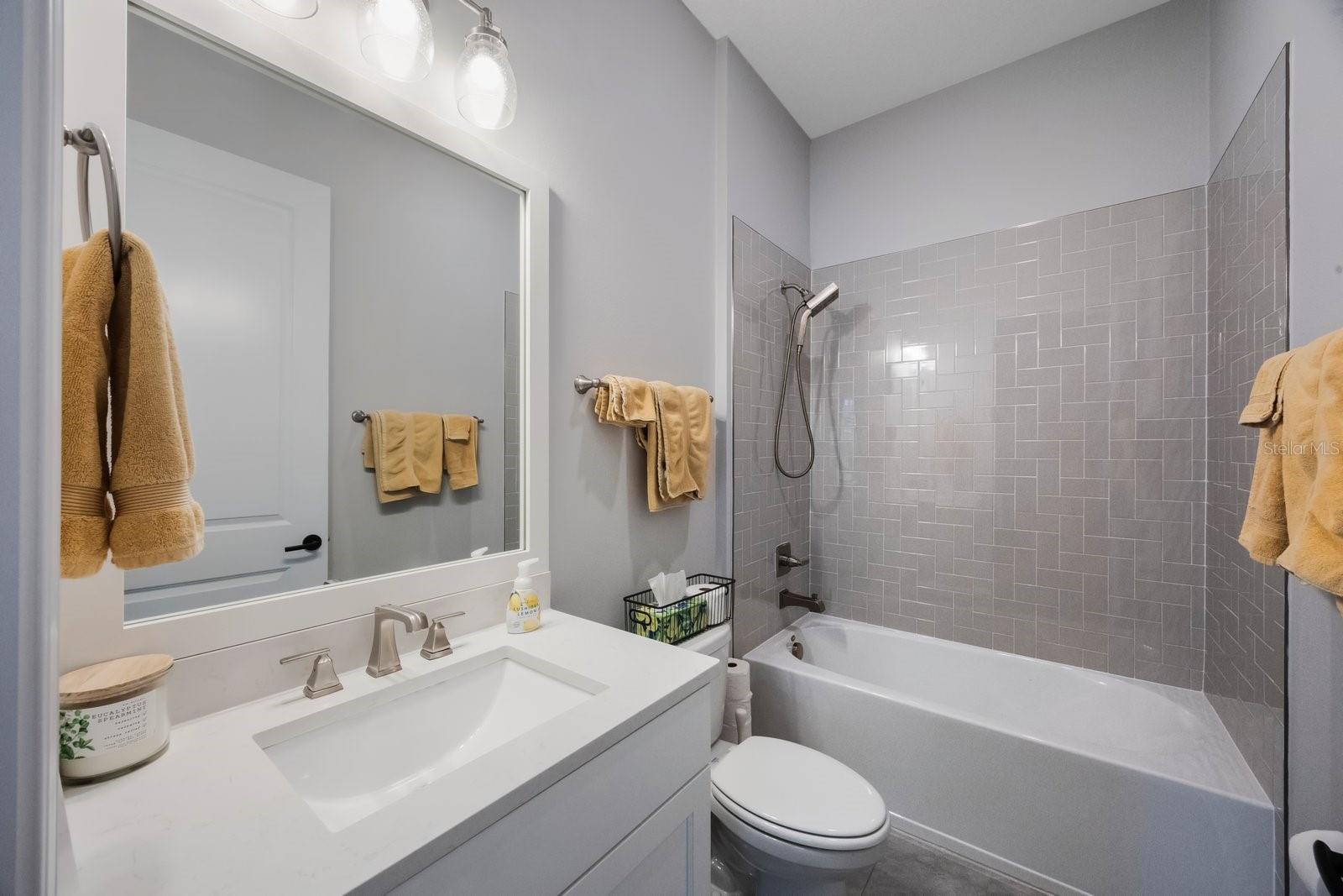 Image 34 of 49 For 425 4th Avenue N