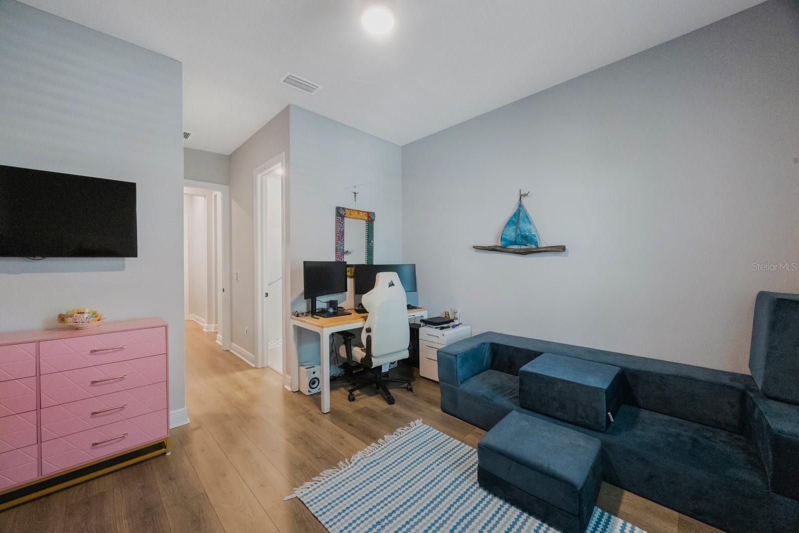 Image 39 of 49 For 425 4th Avenue N