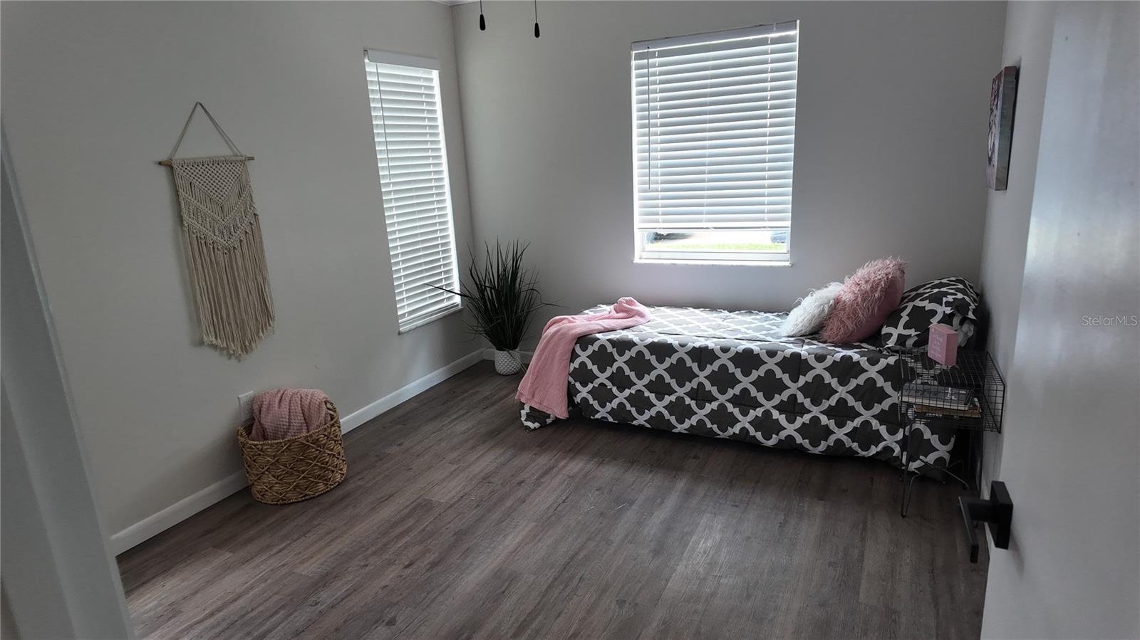 Image 17 of 23 For 4715 Larch Drive