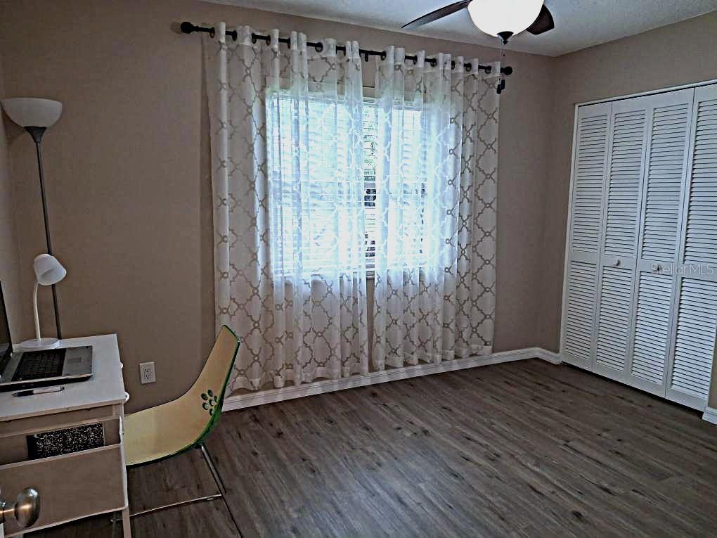 Image 14 of 27 For 9684 Lake Seminole Drive E