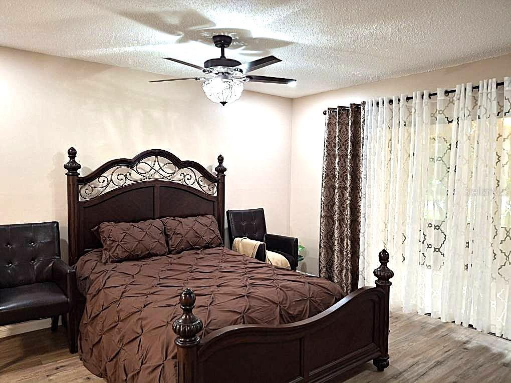 Image 18 of 27 For 9684 Lake Seminole Drive E