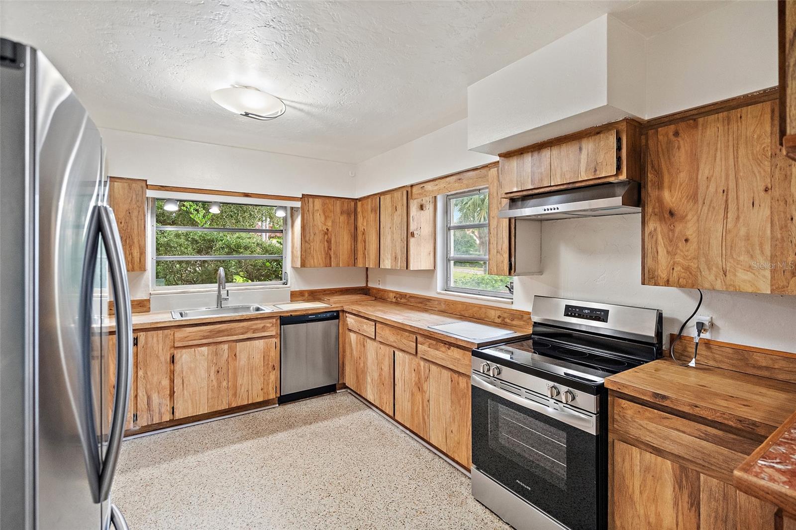 Image 16 of 40 For 3391 Walnut Street Ne