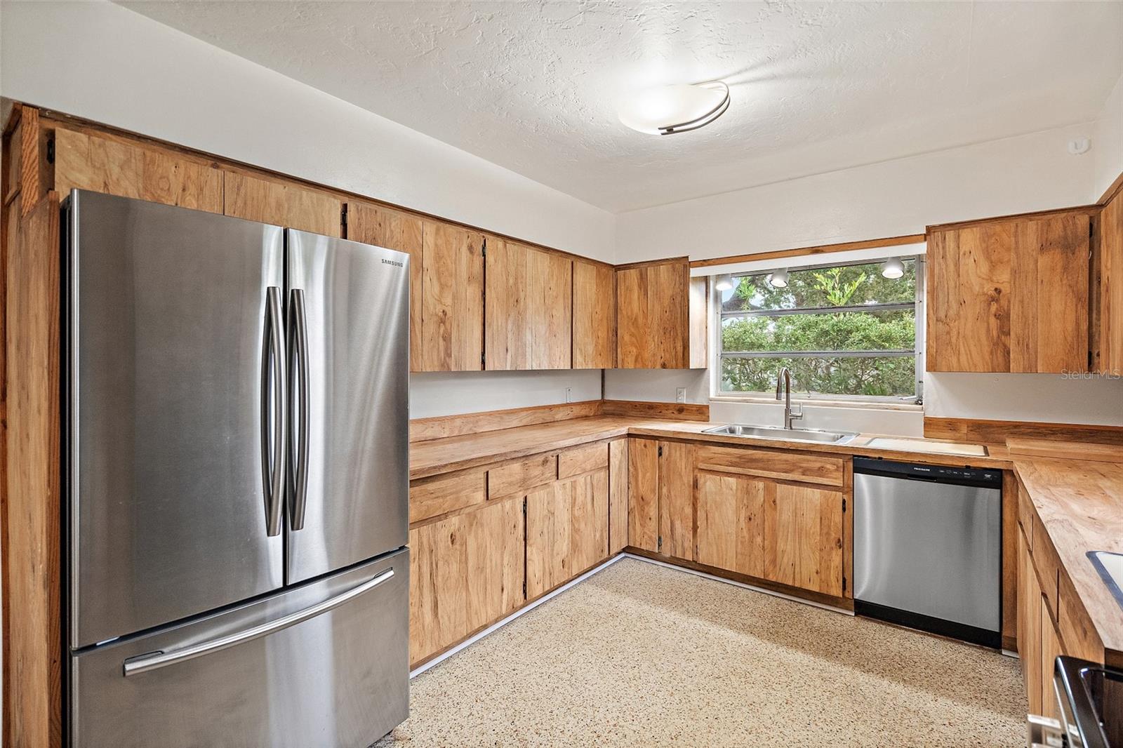 Image 17 of 40 For 3391 Walnut Street Ne