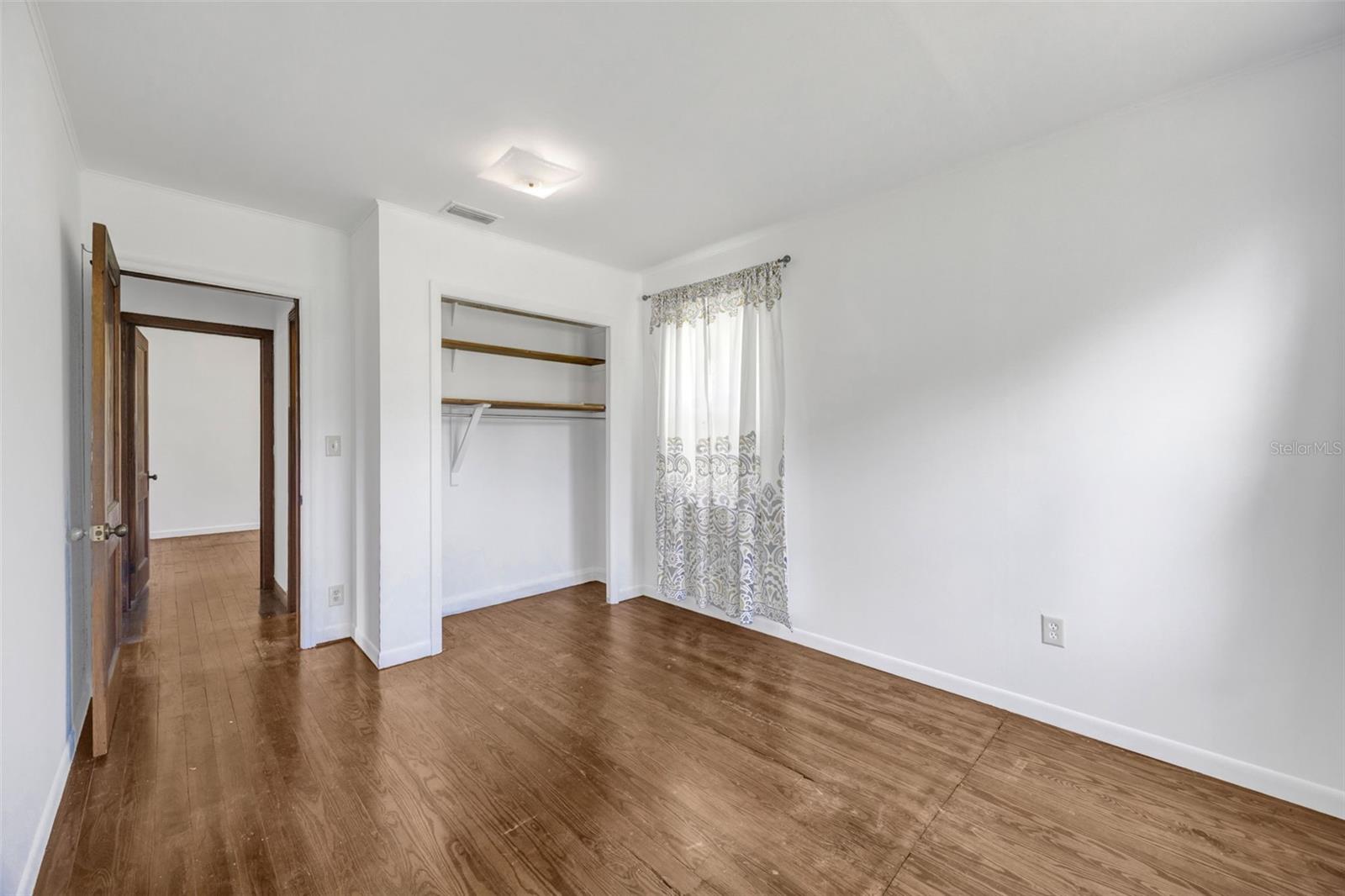 Image 15 of 22 For 1007 Burton Street