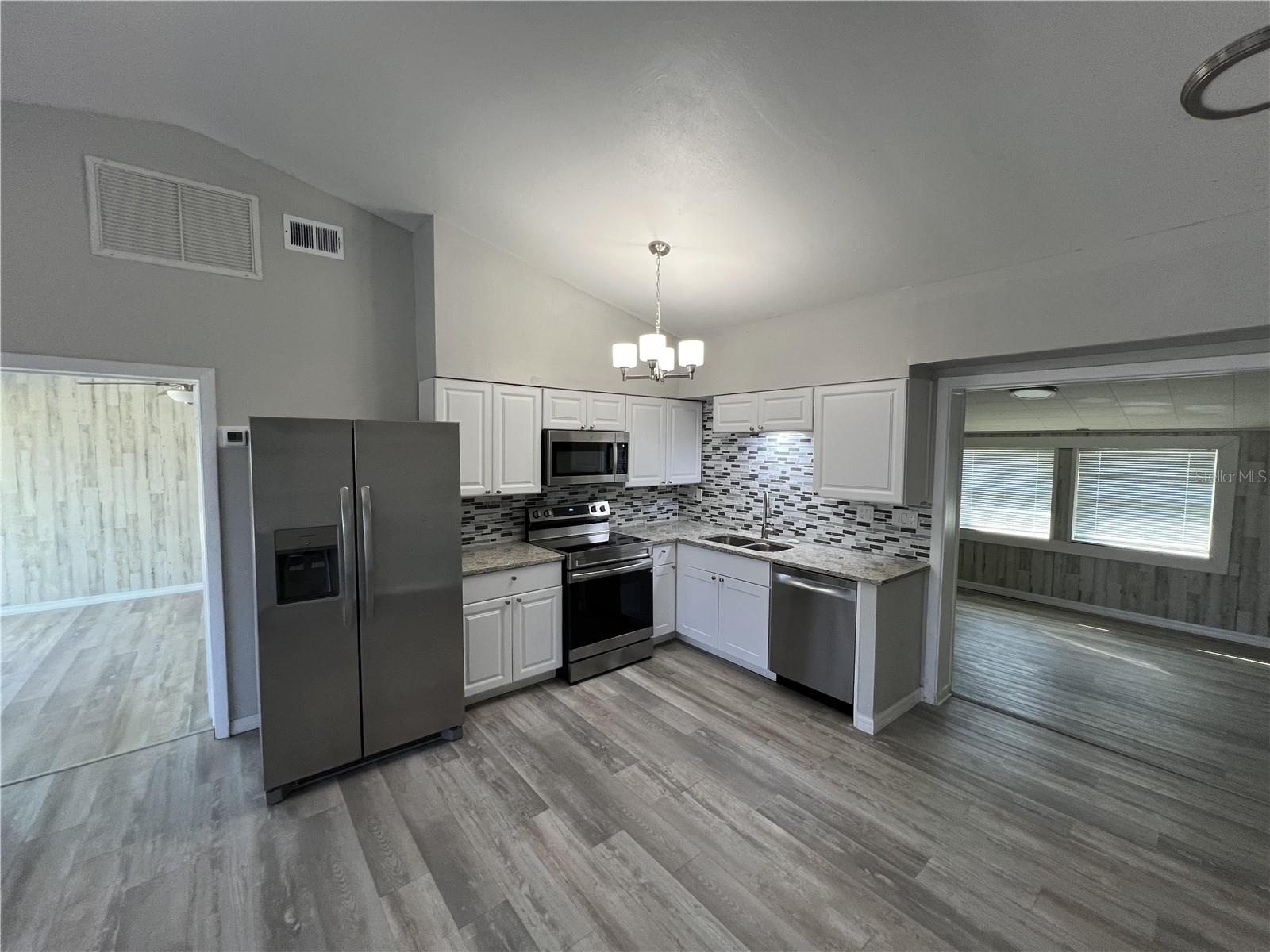 Image 2 of 15 For 3121 Wisteria Place