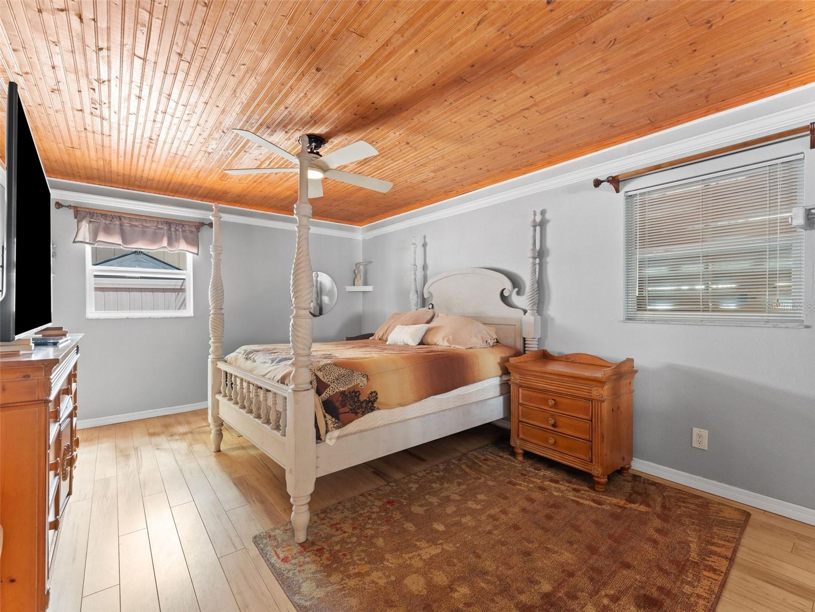Image 15 of 33 For 1436 Wexford Drive N